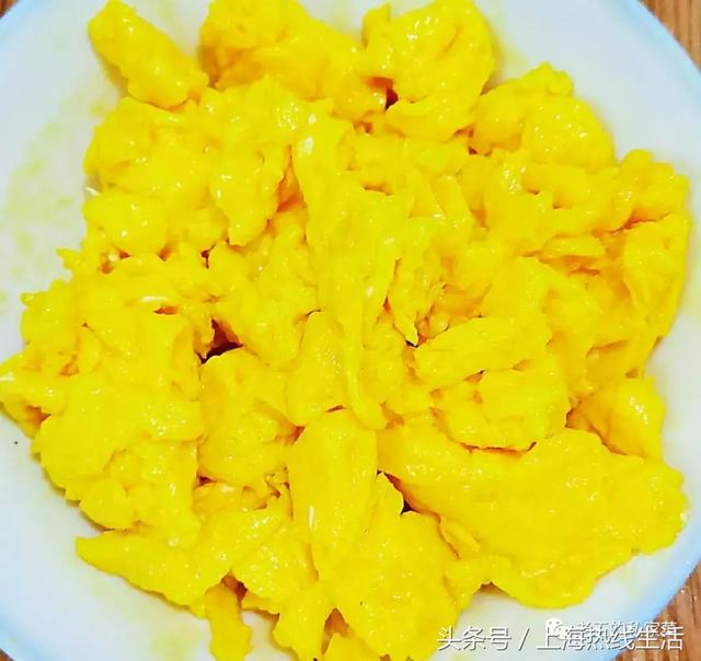丝瓜毛豆炒鸡蛋非常好吃的一道绿色食品 营养又健康！