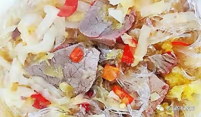 驴肉酸菜炖粉丝味道非常好 鲜嫩爽口 营养价值非常高而且价格不菲