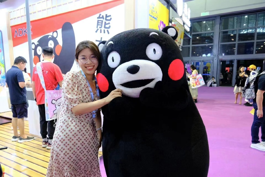 安博体育官方网站时隔4年熊本熊再度来华 空降上海一同“HUG ME”(图3)