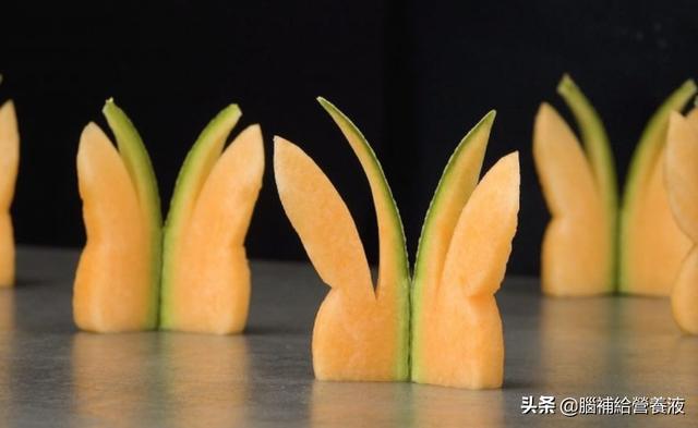 漂亮的装饰：蔬果雕刻；当你这样切黄瓜，它将变成一门可口的艺术