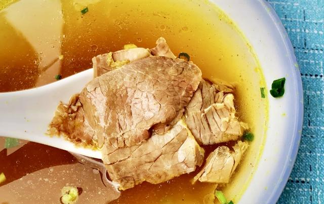 惠民路上这家低调的三十年锅贴馆，吃到了北外滩最嗲的老上海锅贴