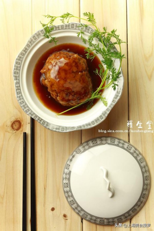 入口即化浓香软糯的上海名菜《红烧狮子头》