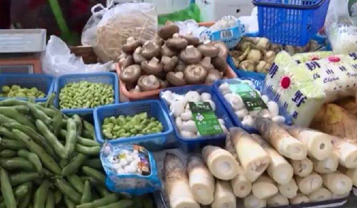 上海人疯抢！香椿成春菜里的“金贵”价格卖到90元一斤